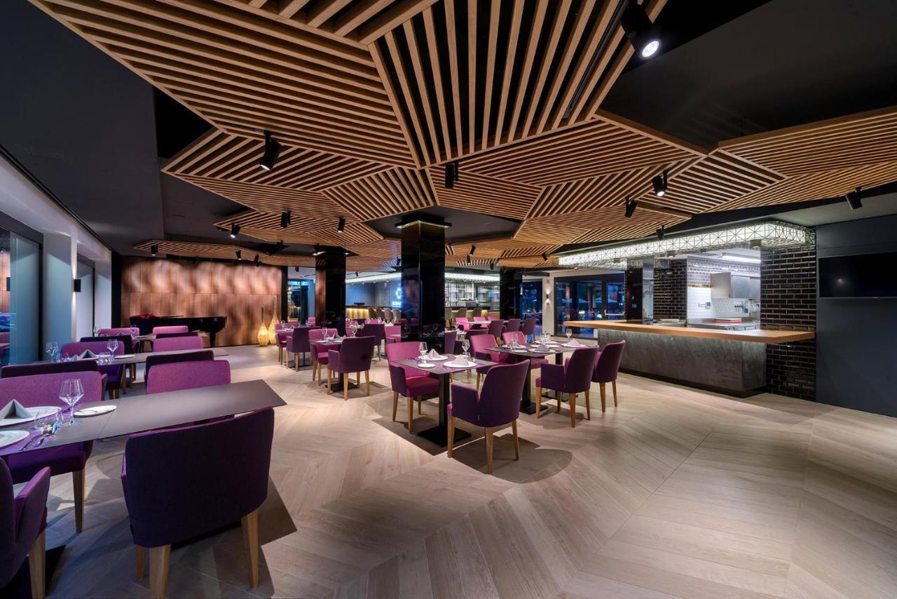 Donautica Hotel & Restaurant Fadd-Dombori Eksteriør billede